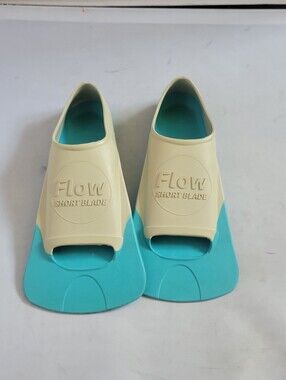 Flow Premium Rubber Short Blade Fins for Swim and Lap Training Sz 10.12 ( 30.32)